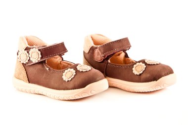 bebek ayakkabıları beyaz arkaplanda izole edilmiş