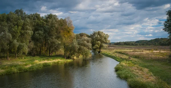 Rustige rivier — Stockfoto