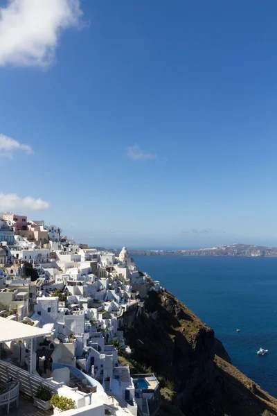 Kaldera manzaralı Fira panoraması ve Nea Kameni, Santorini, Yunanistan — Stok fotoğraf