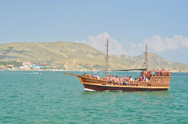 kara-dag etrafında tekne gezisi