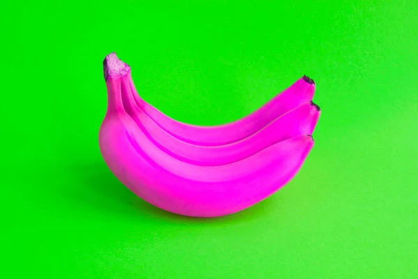 Κοντινό Πλάνο Ροζ Μπανάνα Στο Πράσινο Φόντο Αντιγραφή Χώρου — Φωτογραφία Αρχείου