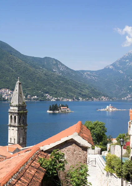 Panoramautsikt Byen Øyene Bukta Solskinnsdagen Vær God Montenegro Vertikal Plassering – stockfoto