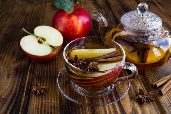 Tea Apple Cinnamon Anise Glass Cup Teapot Wooden Background Closeup — Stock Photo, Image