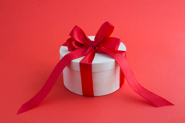 Wooden Gift Box Tied Red Bow Red Background Closeup — Foto de Stock