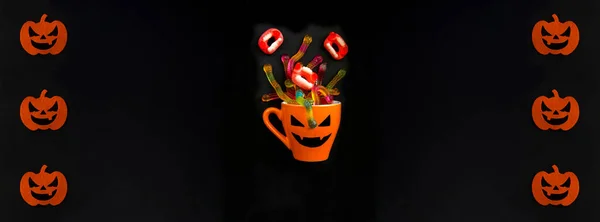 Halloween Background Orange Cup Candy Halloween Decorative Pumpkins Black Background — Foto de Stock