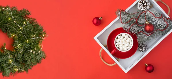 Χριστουγεννιάτικο Πανό Ζεστή Σοκολάτα Ζαχαρωτά Στο Κύπελλο Και Χριστουγεννιάτικο Δαχτυλίδι — Φωτογραφία Αρχείου