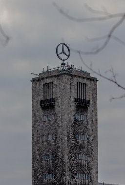 stuttgart üzerinde kara bulutlar