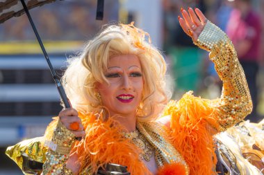 christopher Sokağı gün turuncu travesti