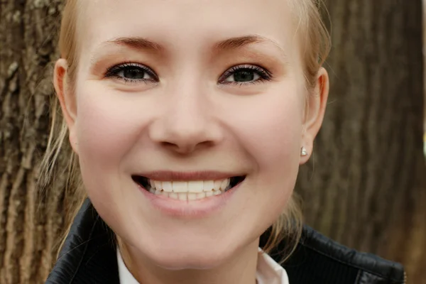 Smiling woman — Stock Photo, Image