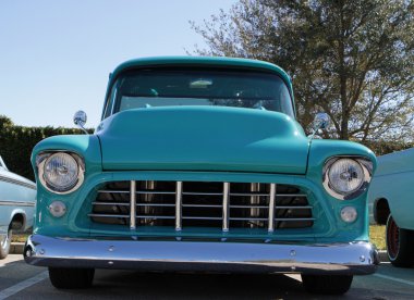 Sıcak çubuklar ve Vintage arabalar