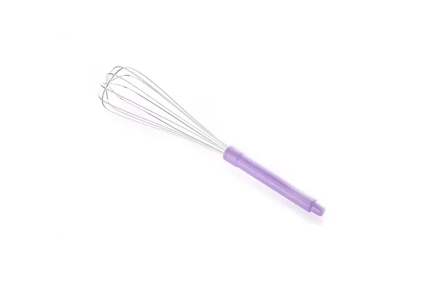 Utensílios domésticos: whisk de aço, isolado sobre fundo branco — Fotografia de Stock