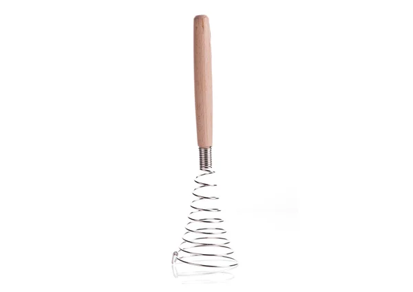 Utensílios domésticos: whisk de aço, isolado sobre fundo branco — Fotografia de Stock