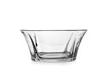 Boş beyaz bir arka plan üzerinde izole cam vazo