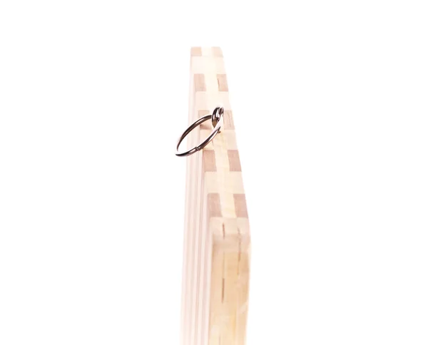 Tabla de cortar de madera aislada sobre fondo blanco — Foto de Stock