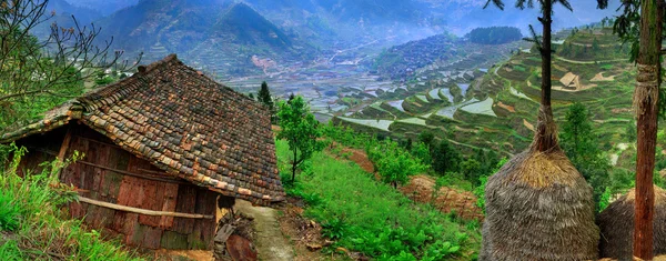 中国南西部の高地で春の田園風景. — ストック写真