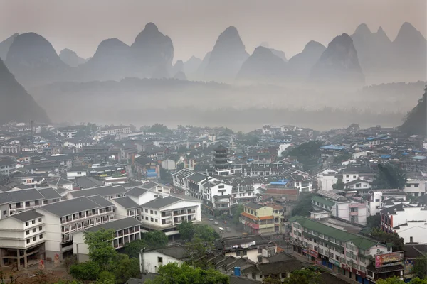 Top view Yangshuo, China, town of karst hills, morning, spring. — Stock Photo, Image