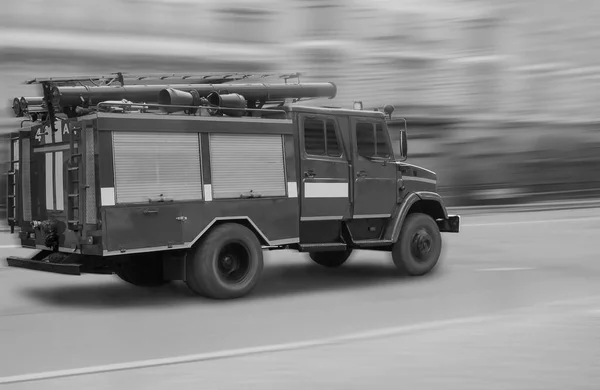 Camion Dei Pompieri Una Strada Cittadina — Foto Stock