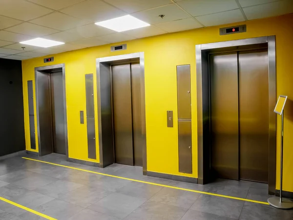 Lift Csarnok Középületben — Stock Fotó