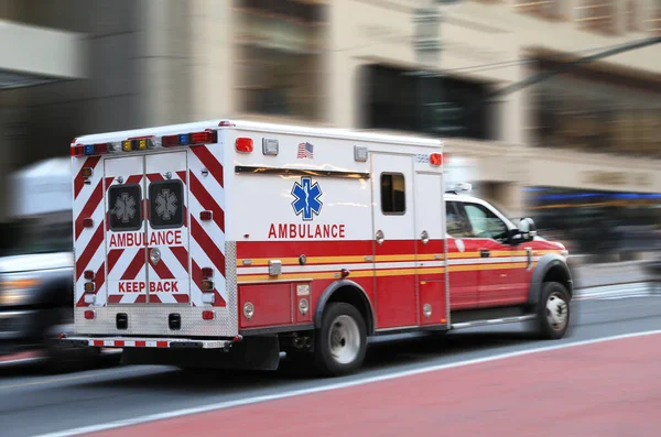 Ambulância Veículo Emergência Movimento Desfocado — Fotografia de Stock