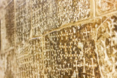 İçerideki Kutsal Mezar Kilisesi.