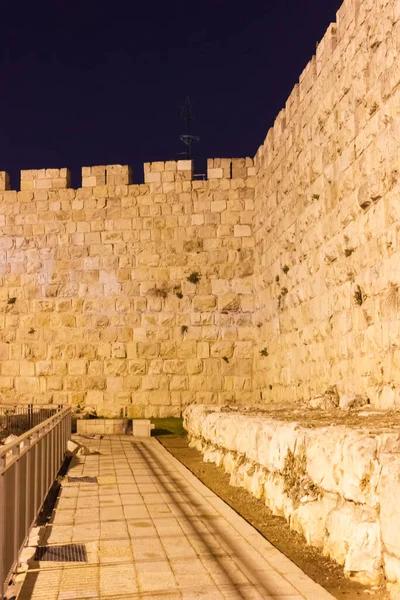 Стены Иерусалима Ночью — стоковое фото