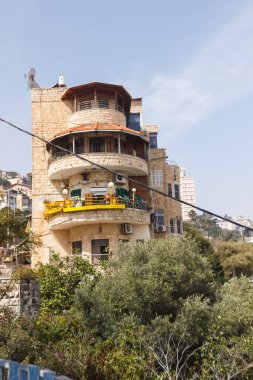 Hayfa şehrinde, Bahai Bahçeleri yakınlarında bir ev.