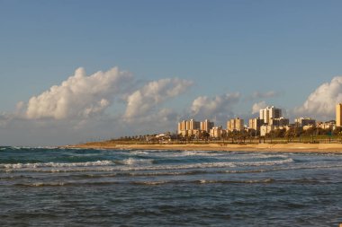 Hayfa 'nın kıyı şeridi. Carmel Sahili