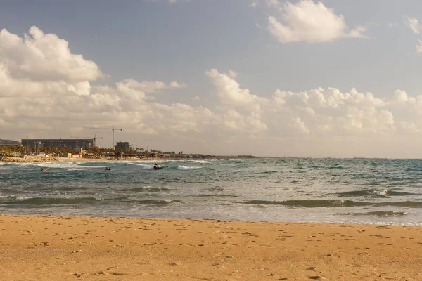 Hayfa 'nın kıyı şeridi. Carmel Sahili