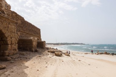 Su kemeri Caesaria'da kalıntıları