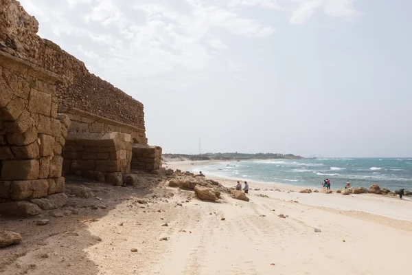 Su kemeri Caesaria'da kalıntıları