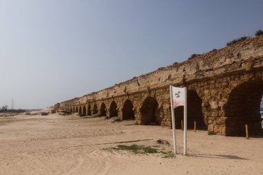 Su kemeri Caesaria'da kalıntıları