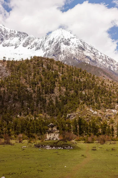 Widok Dolinę Szczyty Górskie Regionie Manaslu Himalajach — Zdjęcie stockowe