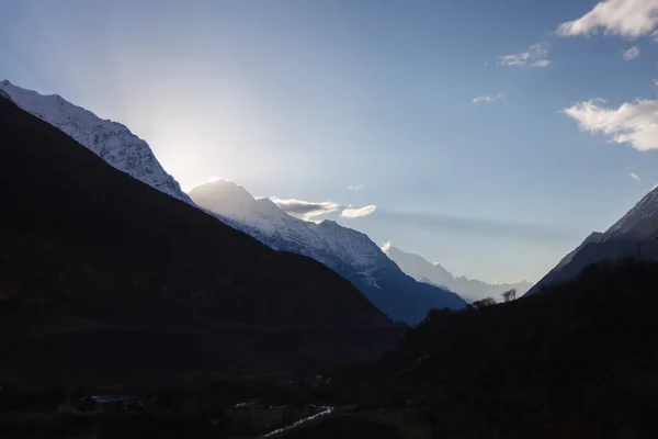 Himalayalar Manaslu Bölgesindeki Vadi Dağ Tepeleri Manzaralı — Stok fotoğraf