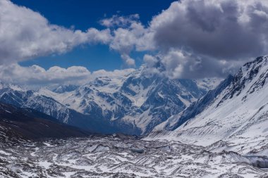Thorong La Manaslu geçidinde dağ zirveleri, Himalayalar
