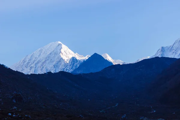 Snowy Bergtoppen Bij Dageraad Himalaya Manaslu Regio — Stockfoto