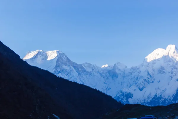 Schneebedeckte Berggipfel Morgengrauen Der Manaslu Region Himalaya — Stockfoto