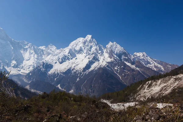 Uitzicht Besneeuwde Bergtoppen Himalaya Manaslu Regio — Stockfoto
