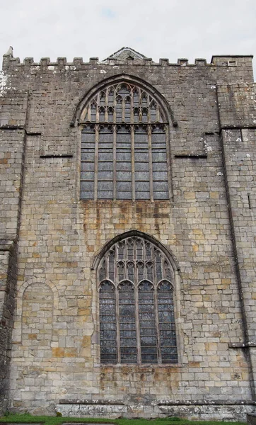 Старі Вікна Історичному Середньовічному Кармелі Пріорат Камбрії Тепер Парафіяльна Церква — стокове фото