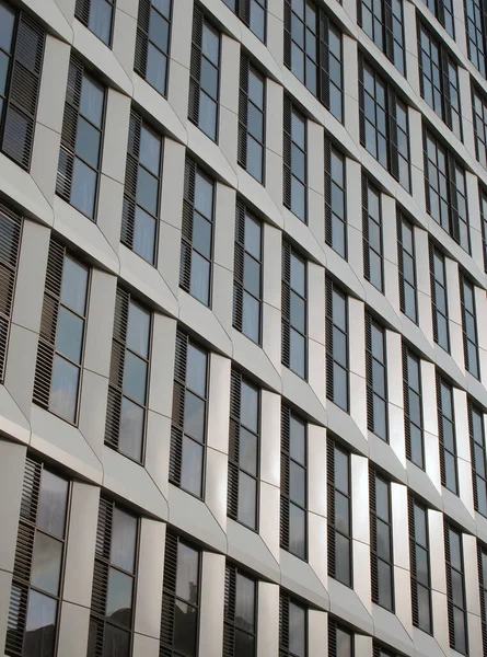 Närbild Perspektiv Detalj Hög Höghus Modern Lägenhet Byggnad Med Geometrisk — Stockfoto