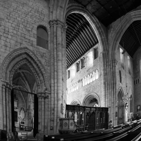 坎布里亚 坎布里亚 联合王国 United Kingdom 2021年9月16日 坎布里亚中世纪历史上的坎布里亚卡麦尔修道院的内部 现在是圣米歇尔和玛丽教区教堂 — 图库照片