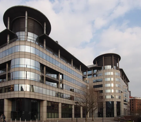 Manchester, Great Bridgewater Caddesi 'ndeki Barbirolli Meydanı' ndaki ofis binalarının görüntüsü.