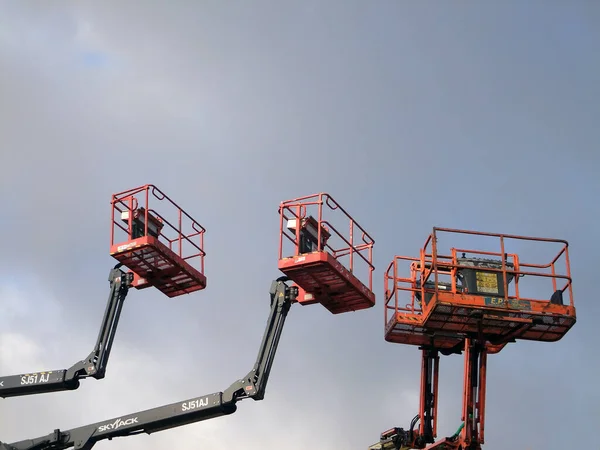 赫布登桥 西约克郡 联合王国 2021年12月28日 一群天桥 在蓝天的映衬下将工业建设平台高耸起来 — 图库照片