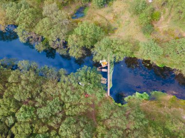 Huanggang, Hubei 'deki Yangshan River Bar' ın sonbahar manzarası.