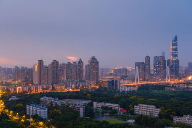 Hubei, Çin 'de Wuhan şehrinin gökyüzü manzarası