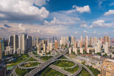 Hubei, Çin 'de Wuhan şehrinin gökyüzü manzarası