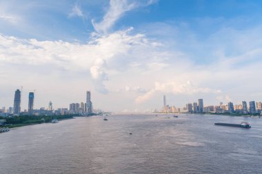 Hubei, Çin 'de Wuhan şehrinin gökyüzü manzarası