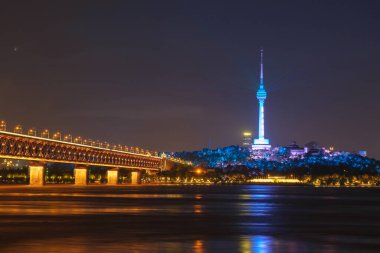 Hubei, Çin 'de Wuhan şehrinin gökyüzü manzarası