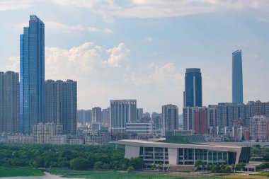 Hubei, Çin 'de Wuhan şehrinin gökyüzü manzarası