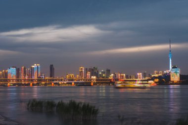 Hubei, Çin 'de Wuhan şehrinin gökyüzü manzarası