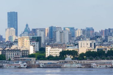 Hubei, Çin 'de Wuhan şehrinin gökyüzü manzarası